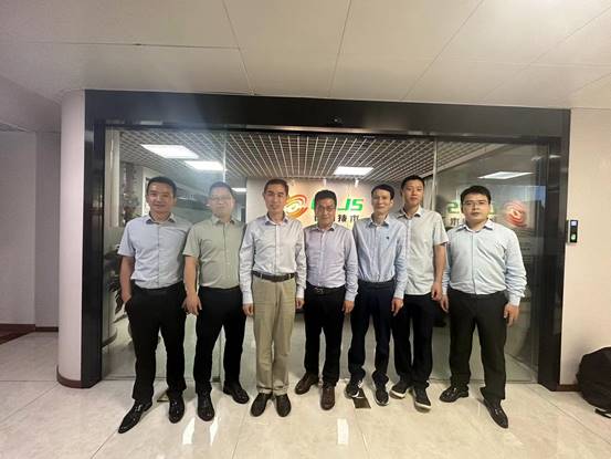 说明: J:\5.买球体育官方网站(2022年11月始)\照片\2023.03访企拓岗走访企业\买球体育官方网站领导班子一行调研海南创讯技术有限公司合影.jpg