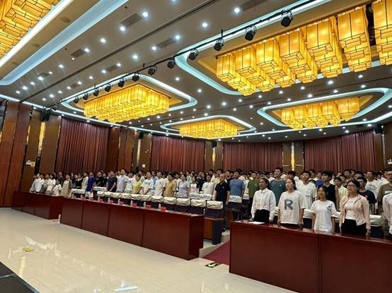 说明: J:\5.买球体育官方网站(2022年11月始)\照片\【20240929】2024级本科新生开学典礼\微信图片_20241008093921.jpg